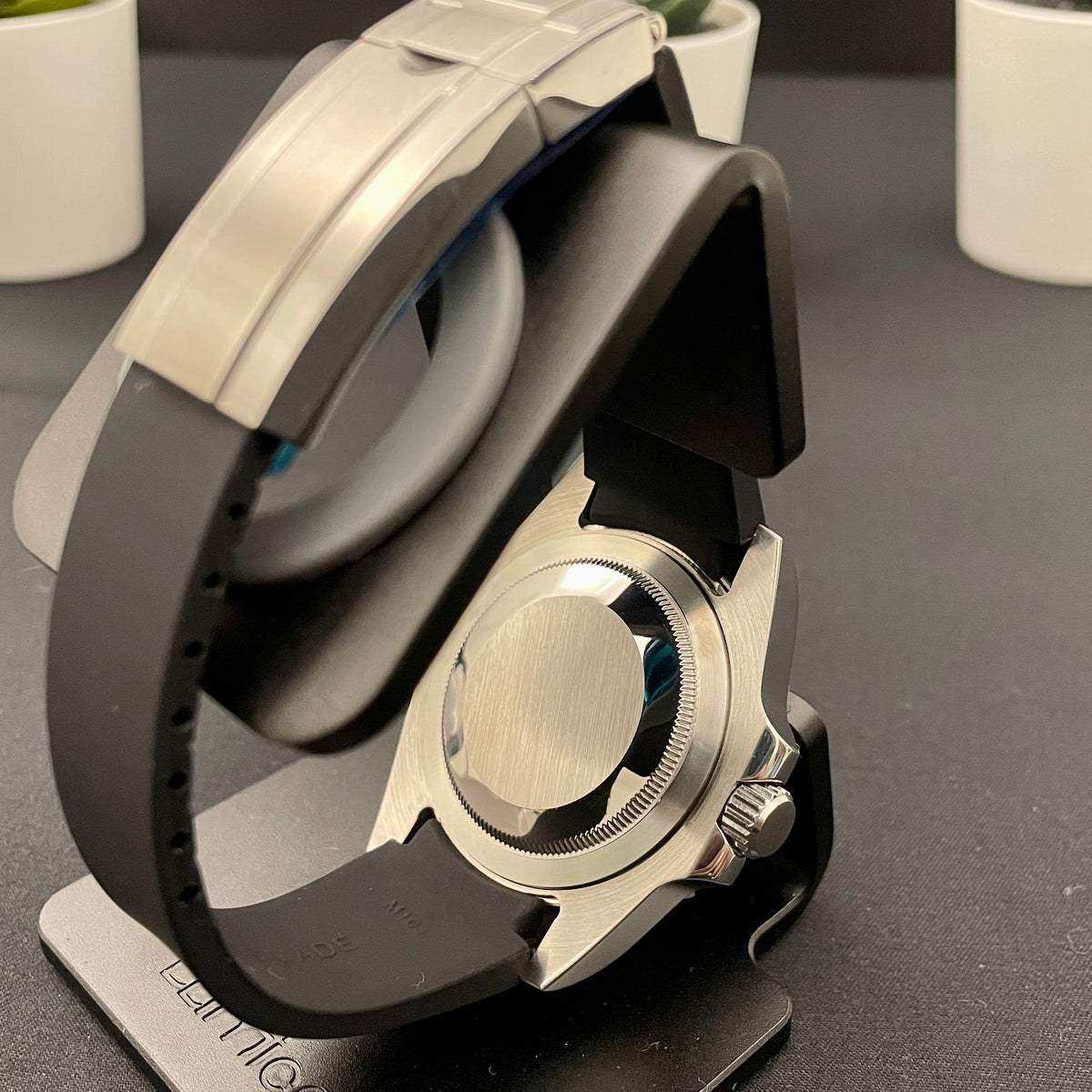 Submarin Carbon Black