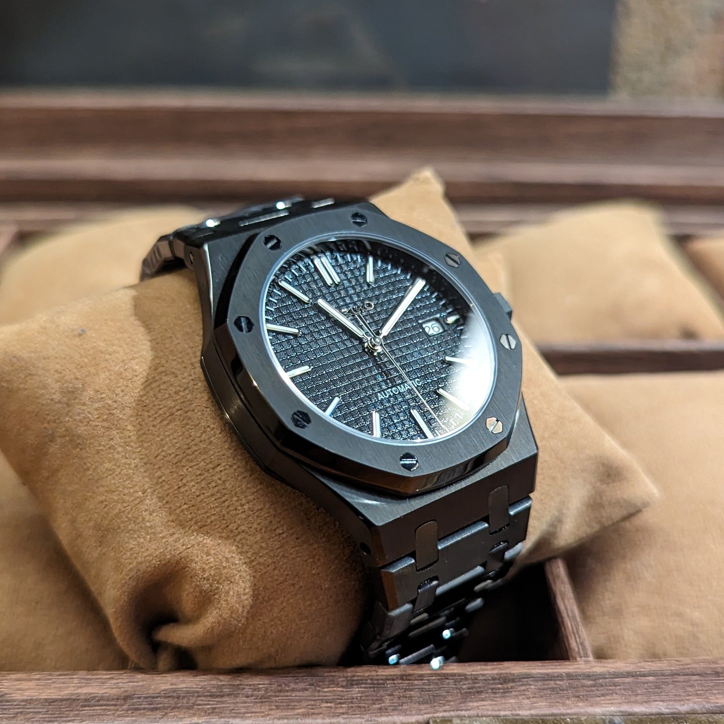 SeikOak Dark Knight | Black PVD