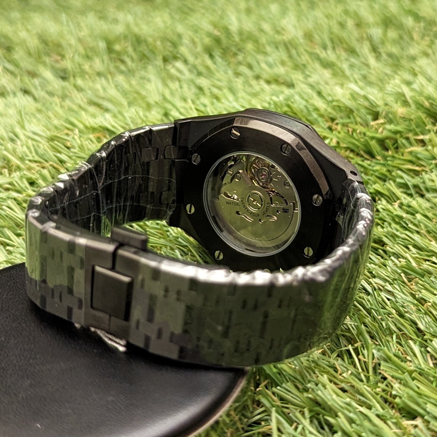 SeikOak Dark Knight | Minimalist