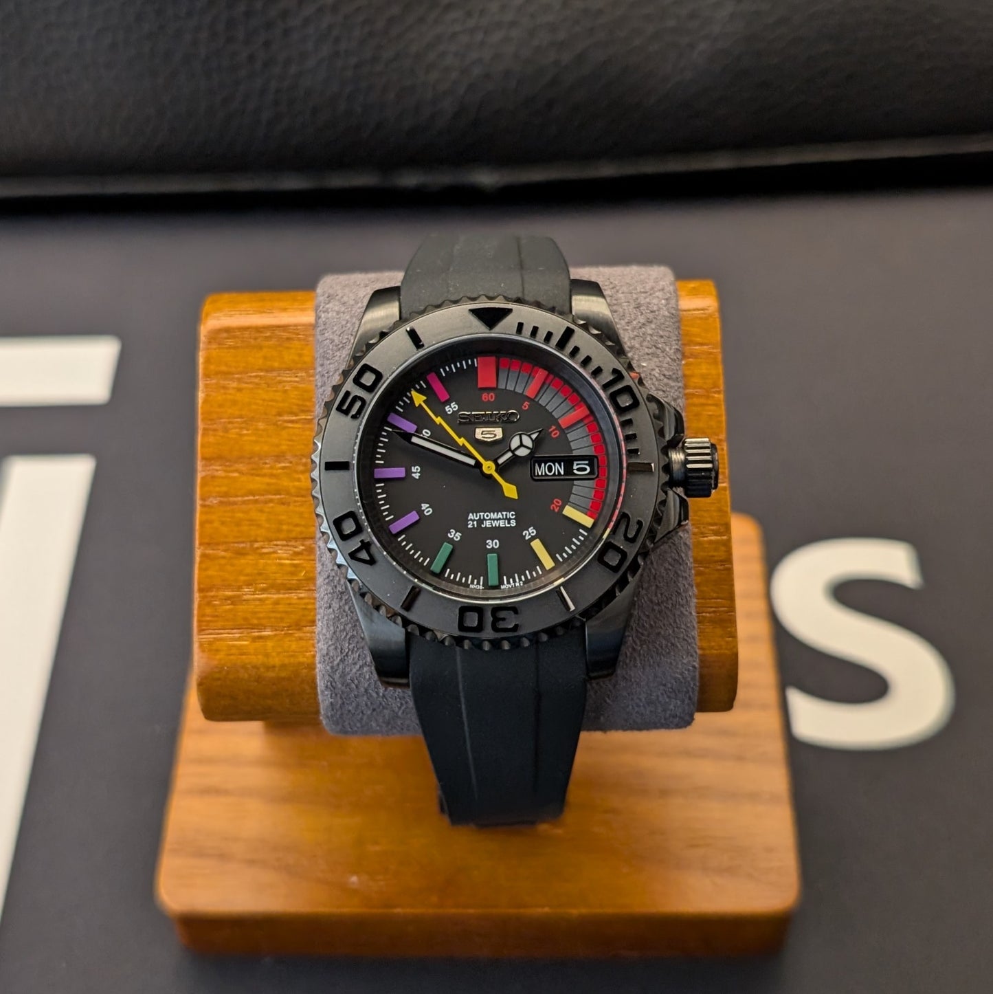 Custom Rainbow Yachty - PS Watch Mods