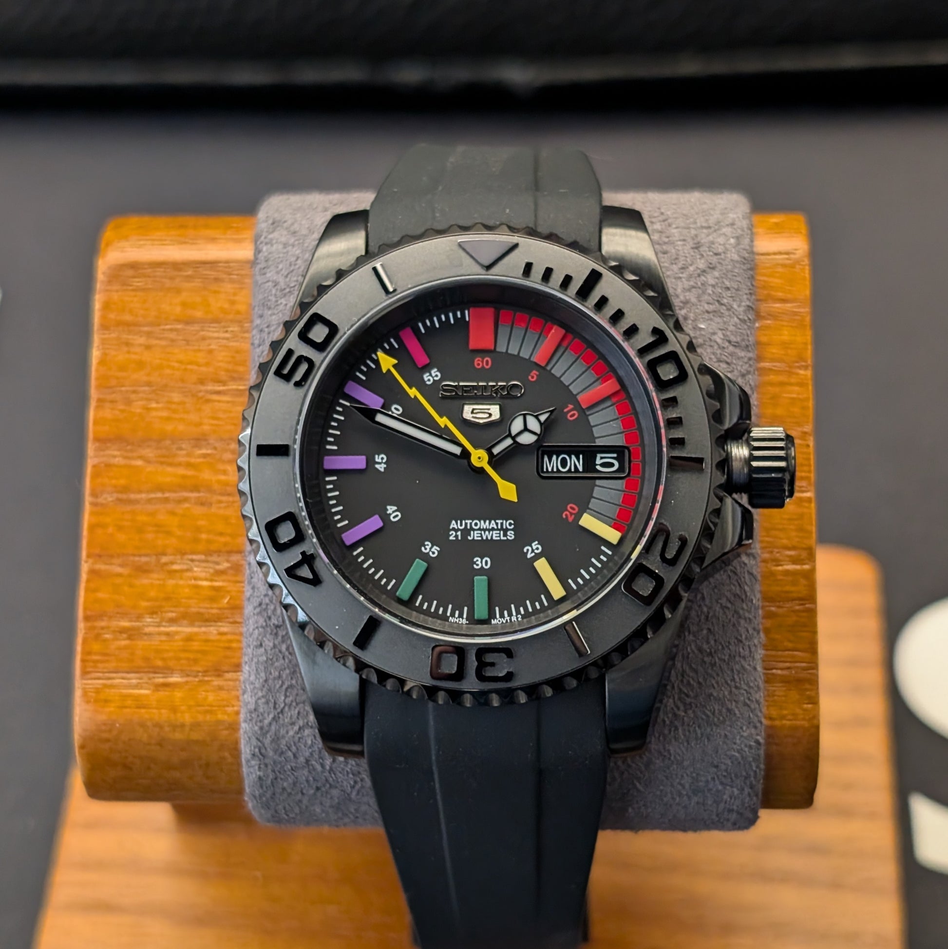 Custom Rainbow Yachty - PS Watch Mods