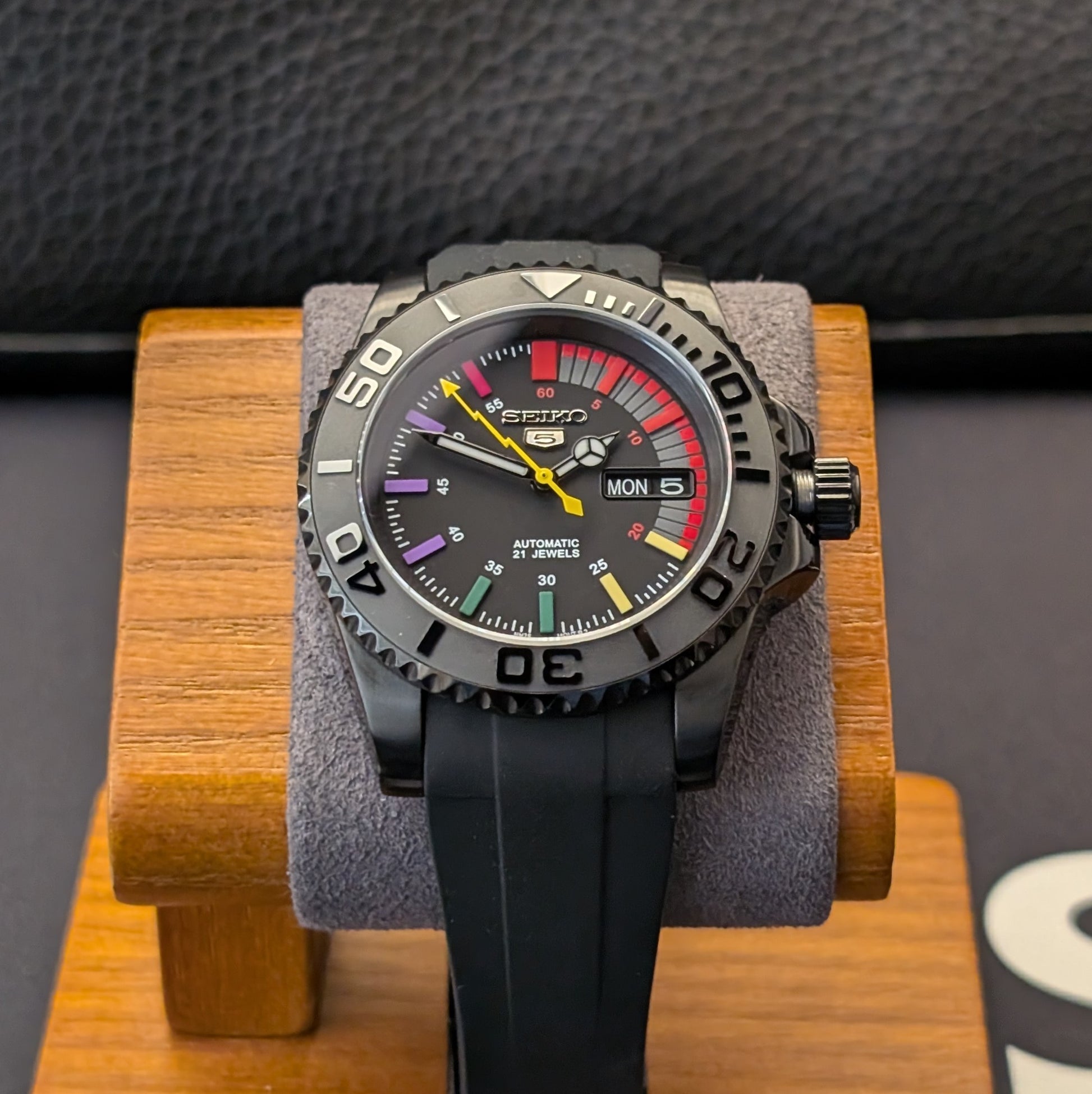 Custom Rainbow Yachty - PS Watch Mods