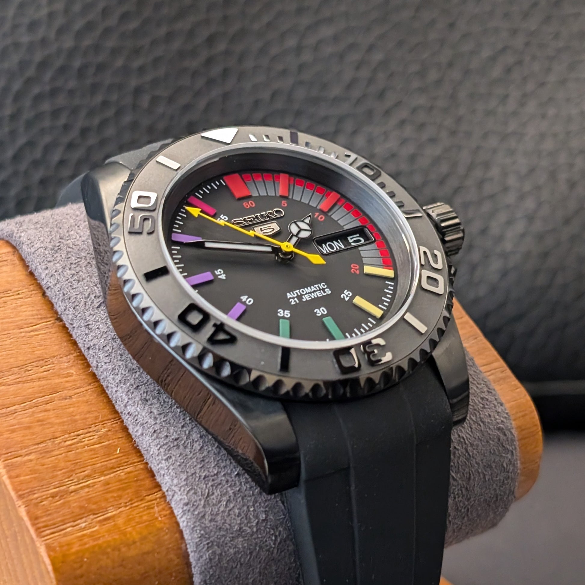 Custom Rainbow Yachty - PS Watch Mods