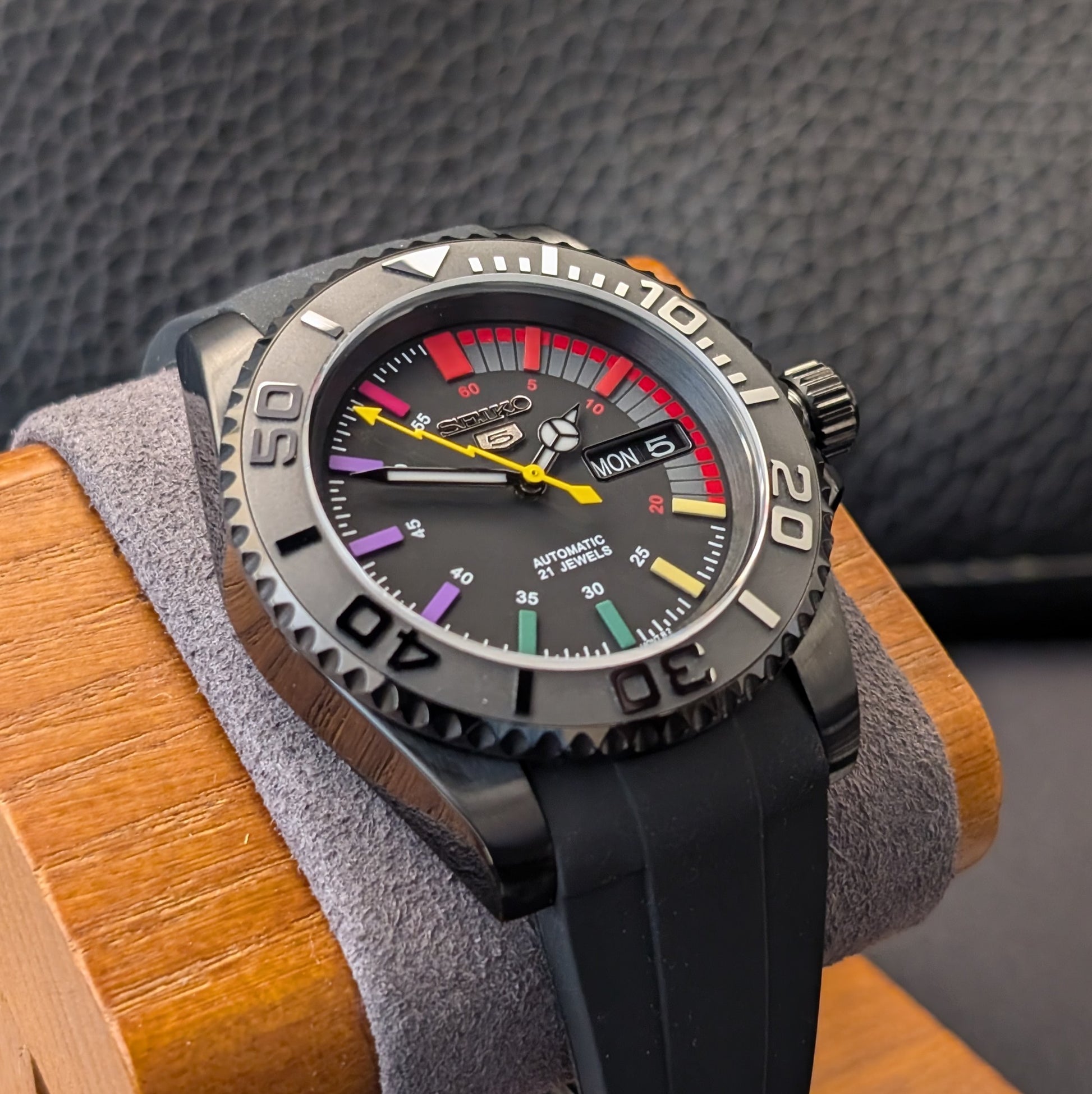 Custom Rainbow Yachty - PS Watch Mods