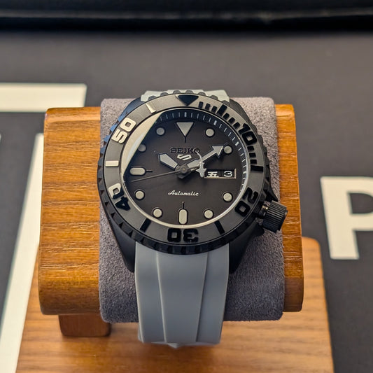 Stealth SKX Seiko Mod 02 - PS Watch Mods