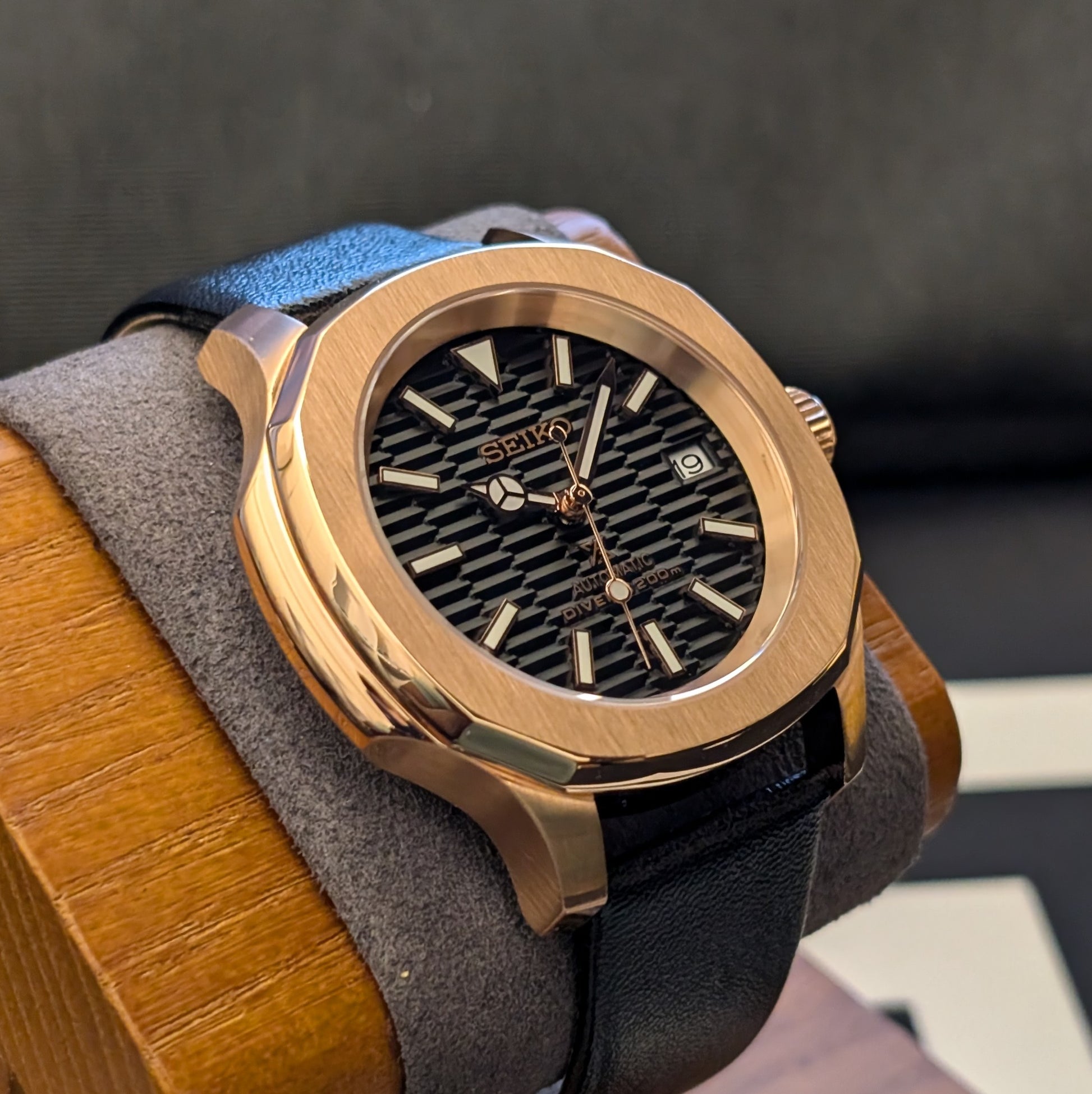 SeikoNaut Rose Gold Custom Mod - PS Watch Mods
