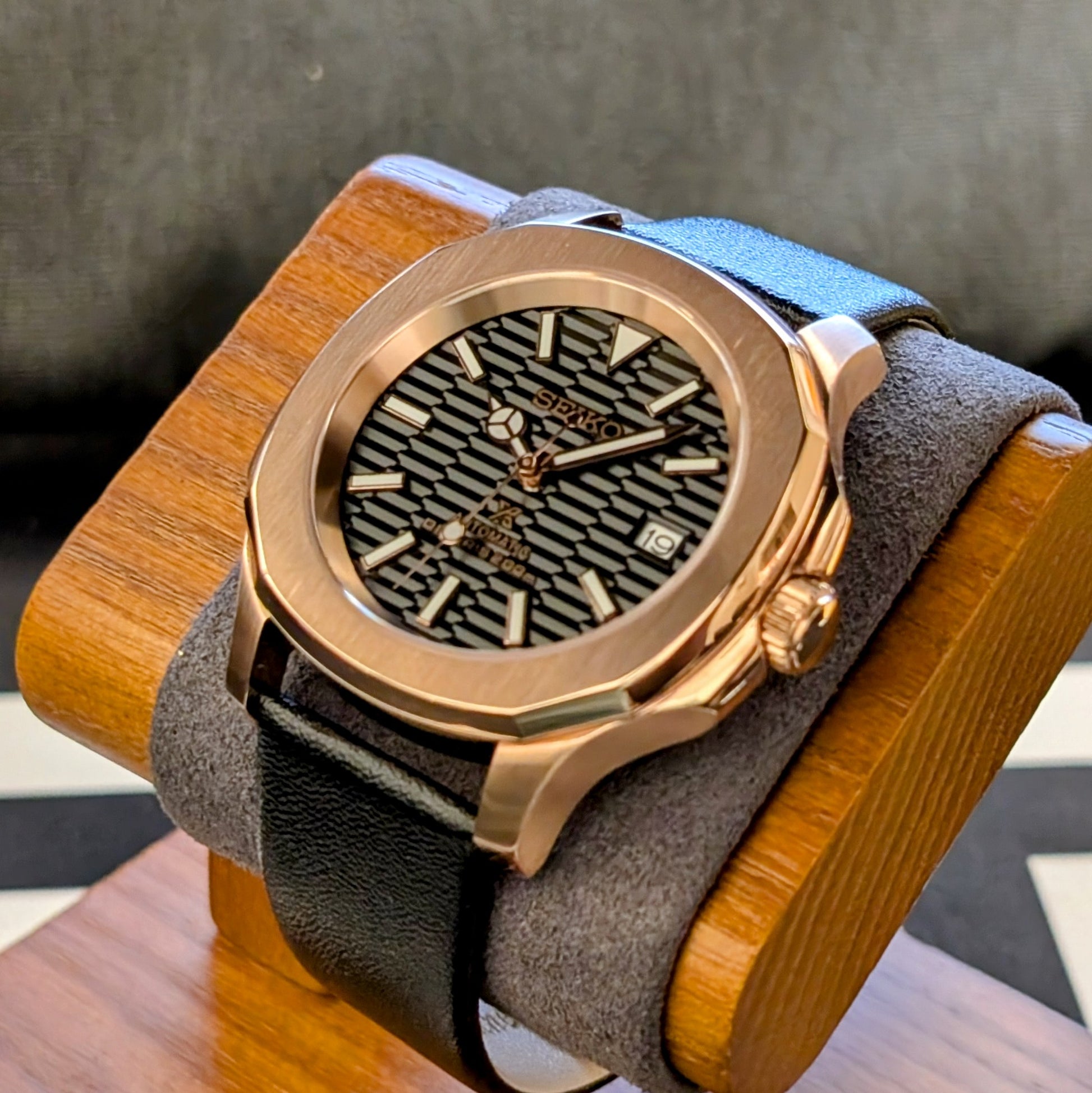 SeikoNaut Rose Gold Custom Mod - PS Watch Mods