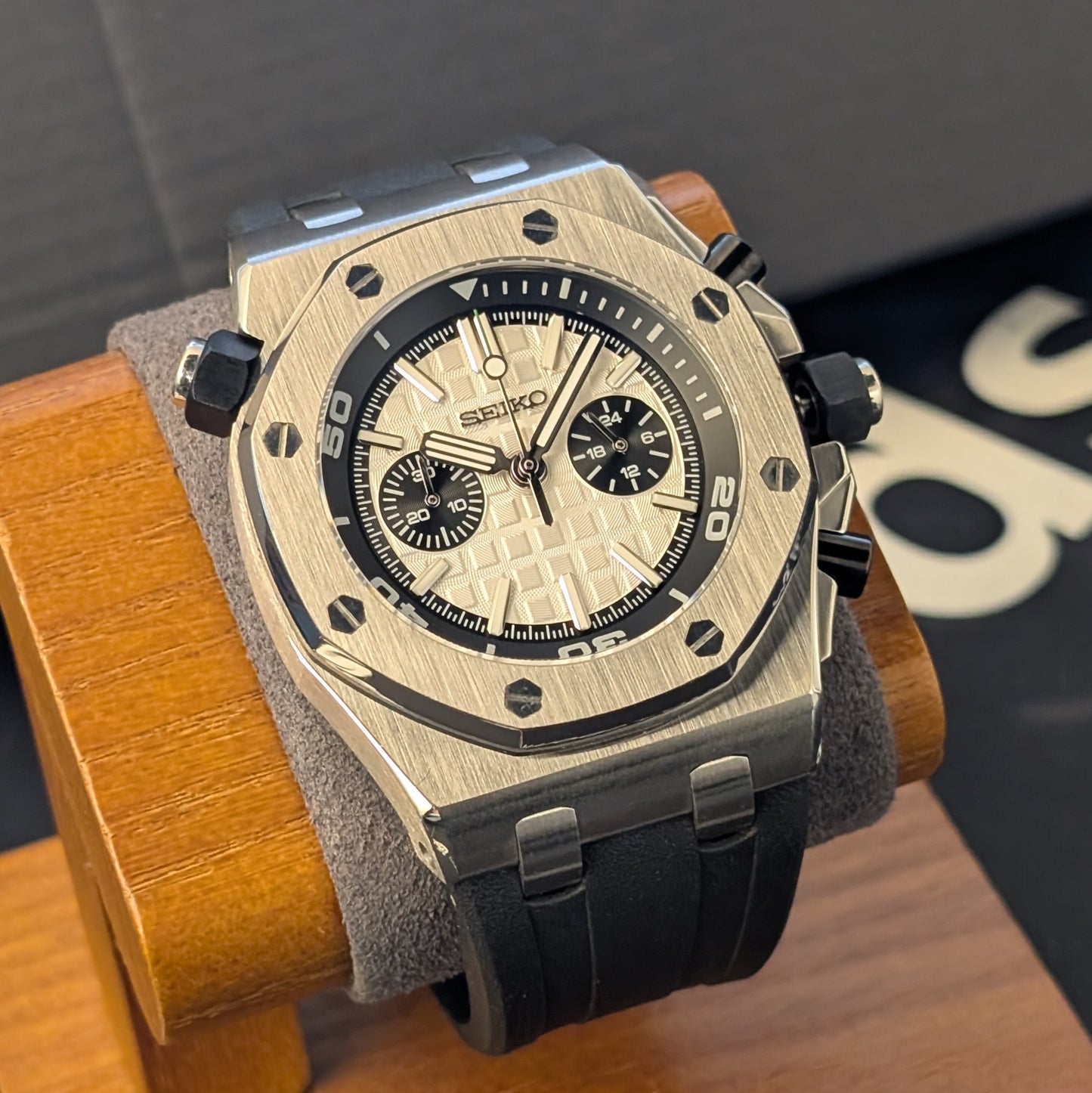 SeikOak Offshore Panda Chronograph – VK64