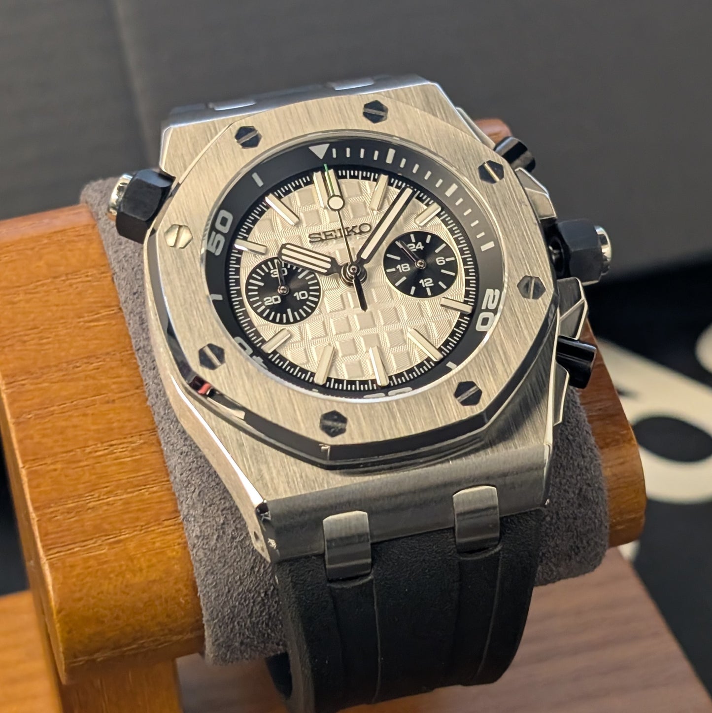 SeikOak Offshore Panda Chronograph – VK64