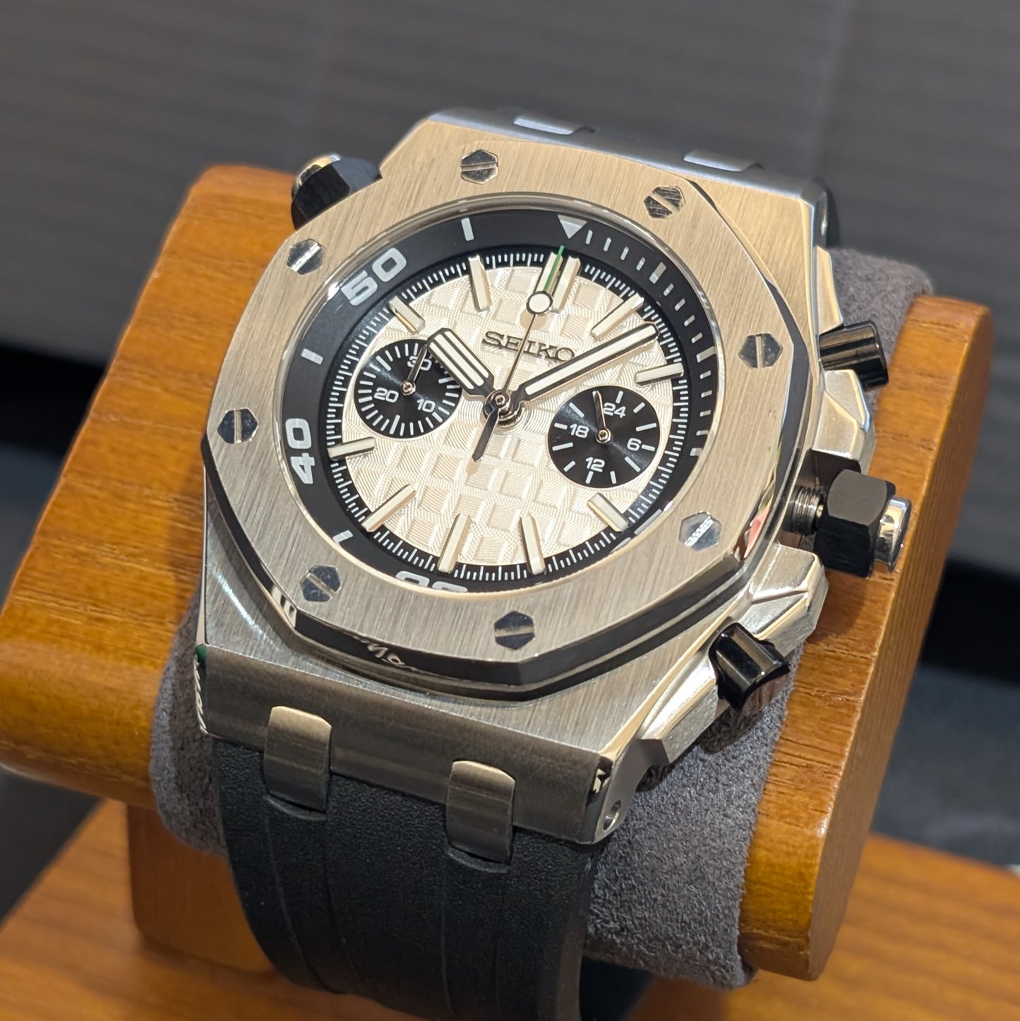 SeikOak Offshore Panda Chronograph – VK64