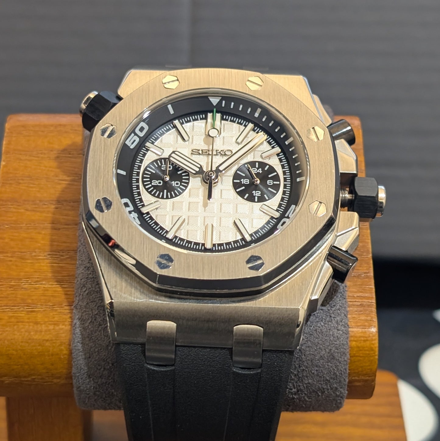 SeikOak Offshore Panda Chronograph – VK64