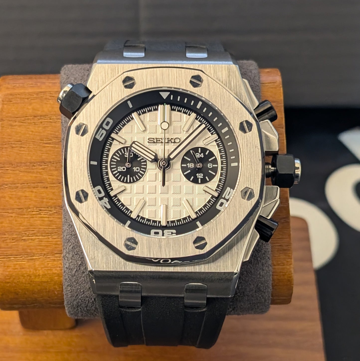 SeikOak Offshore Panda Chronograph – VK64
