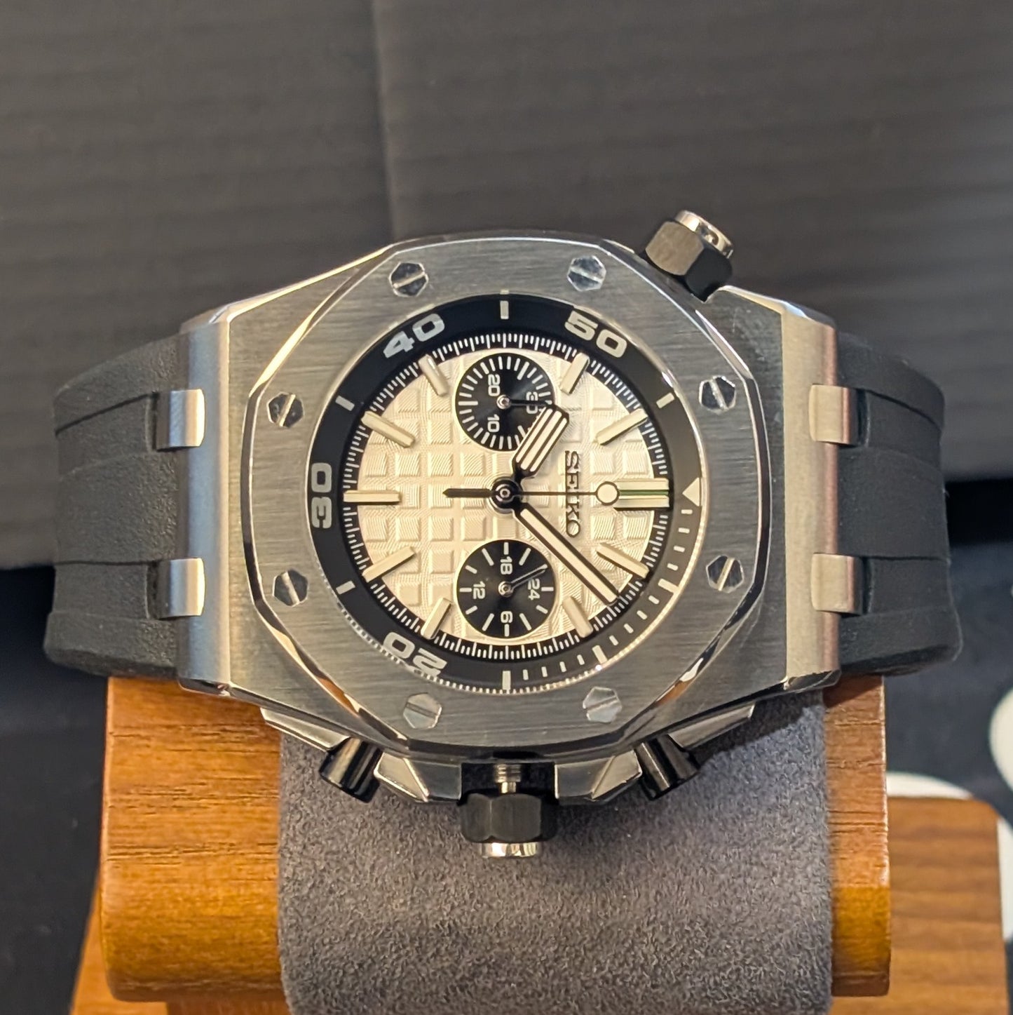 SeikOak Offshore Panda Chronograph – VK64