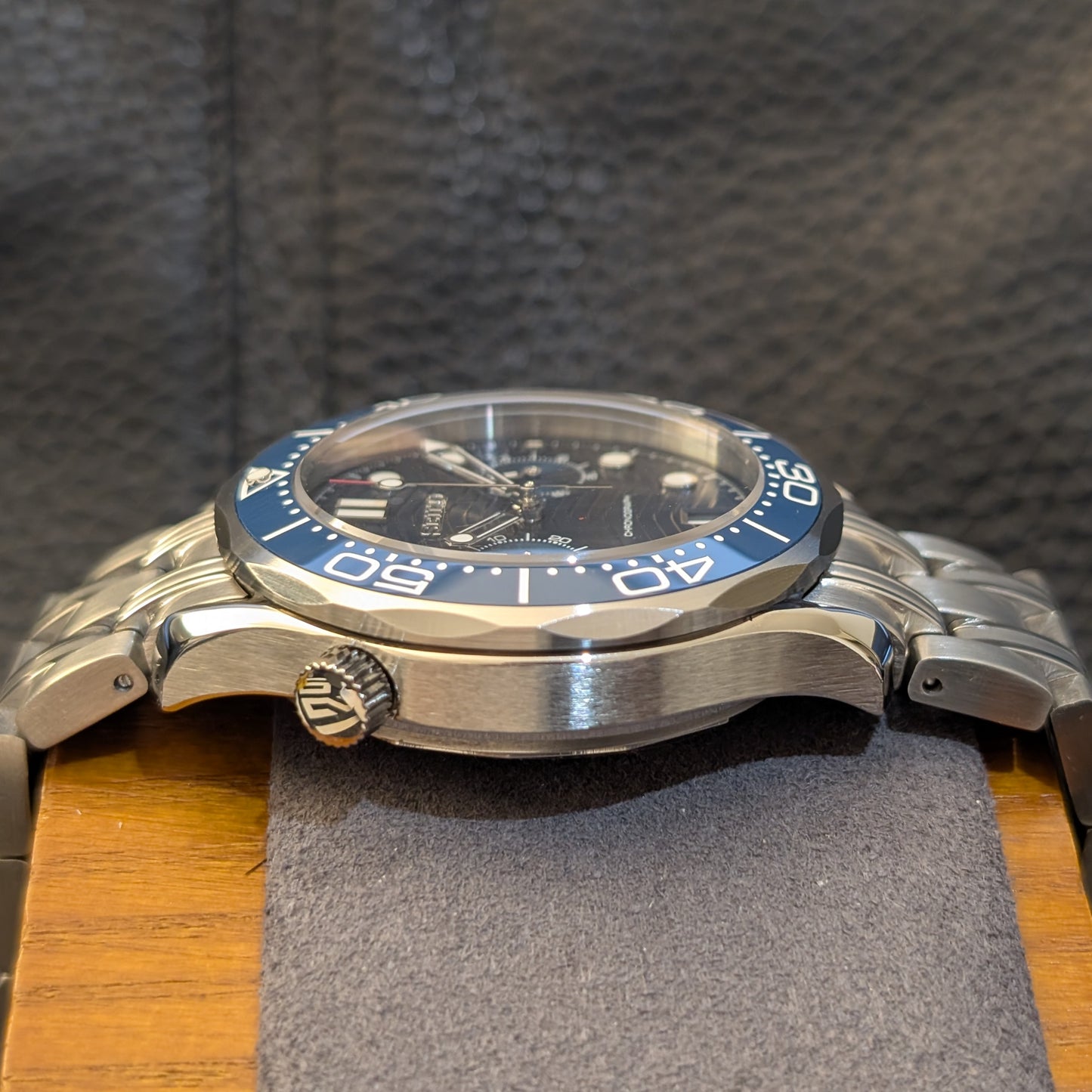 Seamaster 300 Casino Royale – Chronograph Tribute