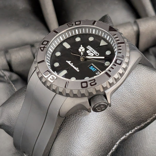 Stealth SKX Seiko Custom Mod