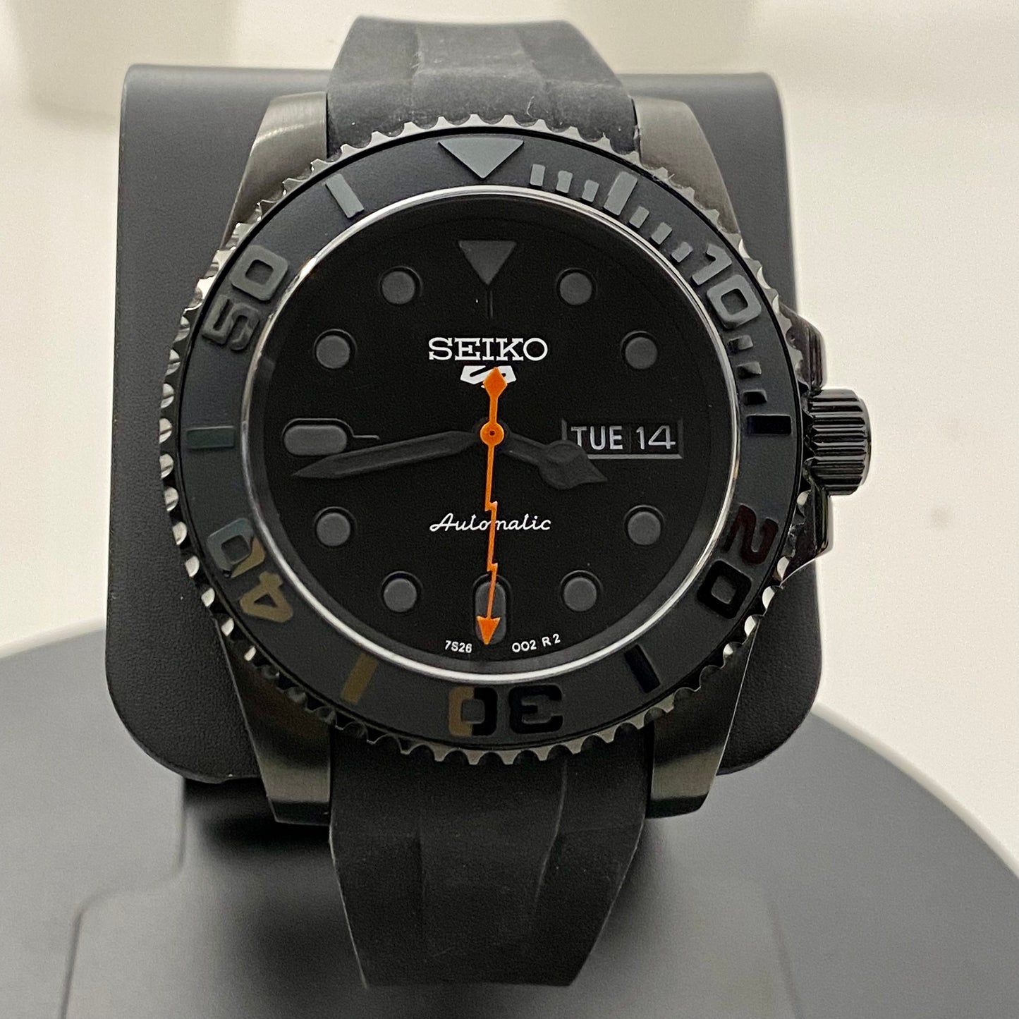 Seiko Mod Black Venom Lightning - PS Watch Mods