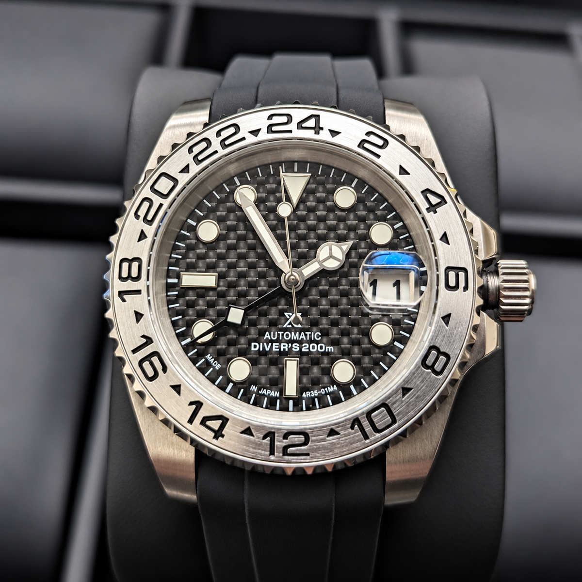 GMT Master II - Carbon Shadow