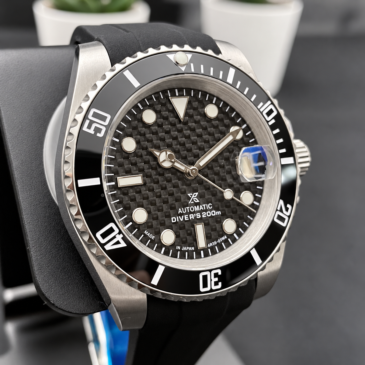 Submarin Carbon Black