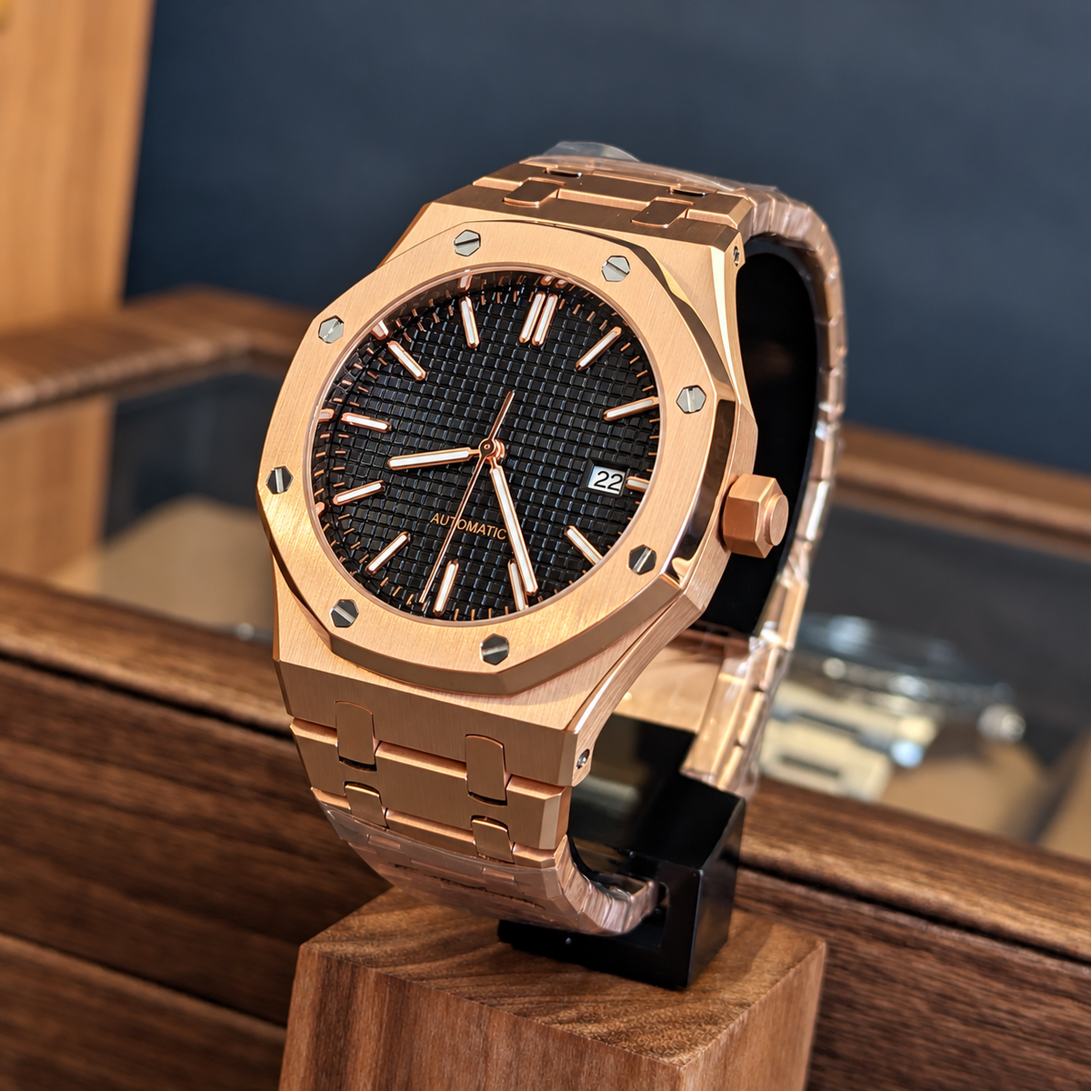Octavia - Rose Gold Elegance