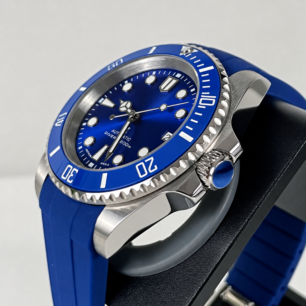 Submarin Electric Blue