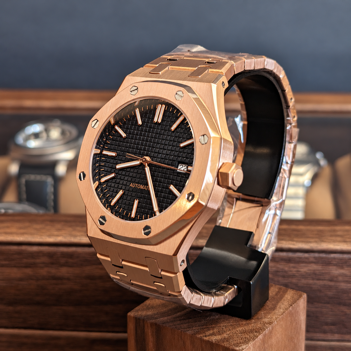 Octavia - Rose Gold Elegance