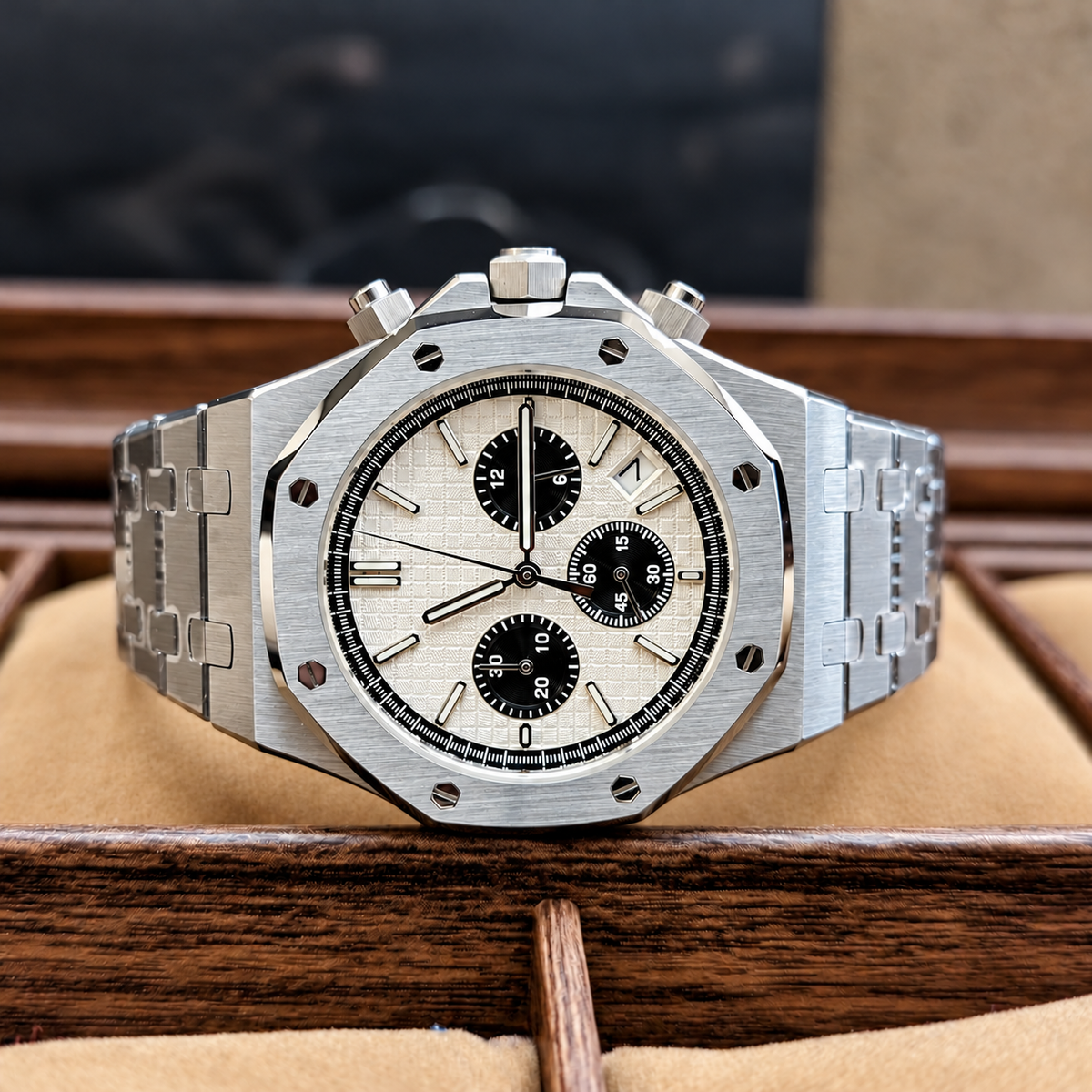 Octavia - Panda Chrono