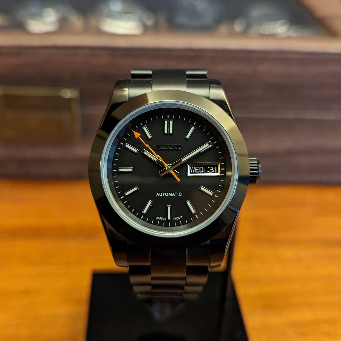 Von Milgaus inspirierter Mod | Unauffälliger schwarzer Look | Kostenloser weltweiter Versand