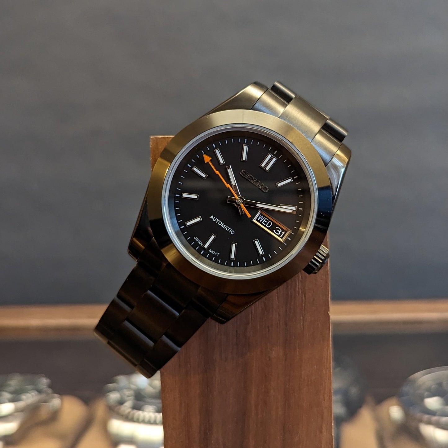 Von Milgaus inspirierter Mod | Unauffälliger schwarzer Look | Kostenloser weltweiter Versand