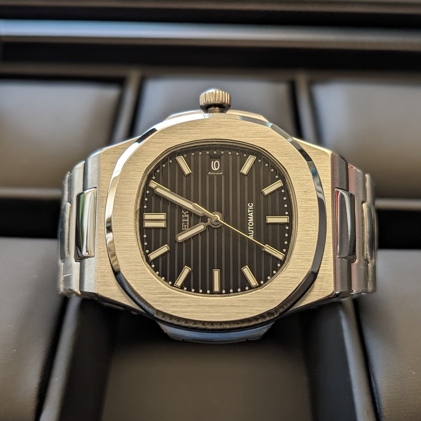 SeikoNaut Black Dial - PS Watch Mods