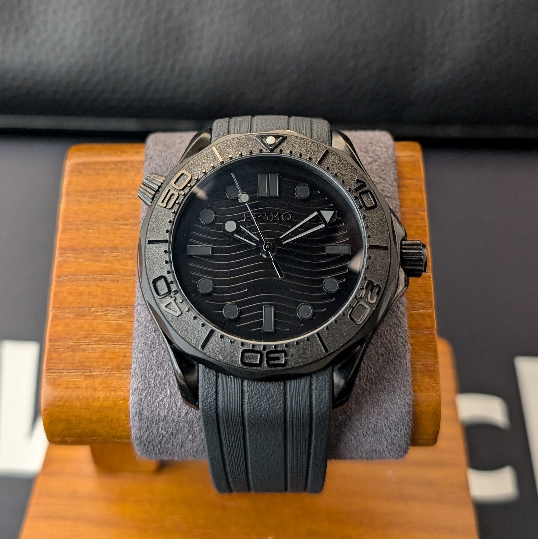 Seamaster 300 SMP StealthMaster Seiko Mod - PS Watch Mods