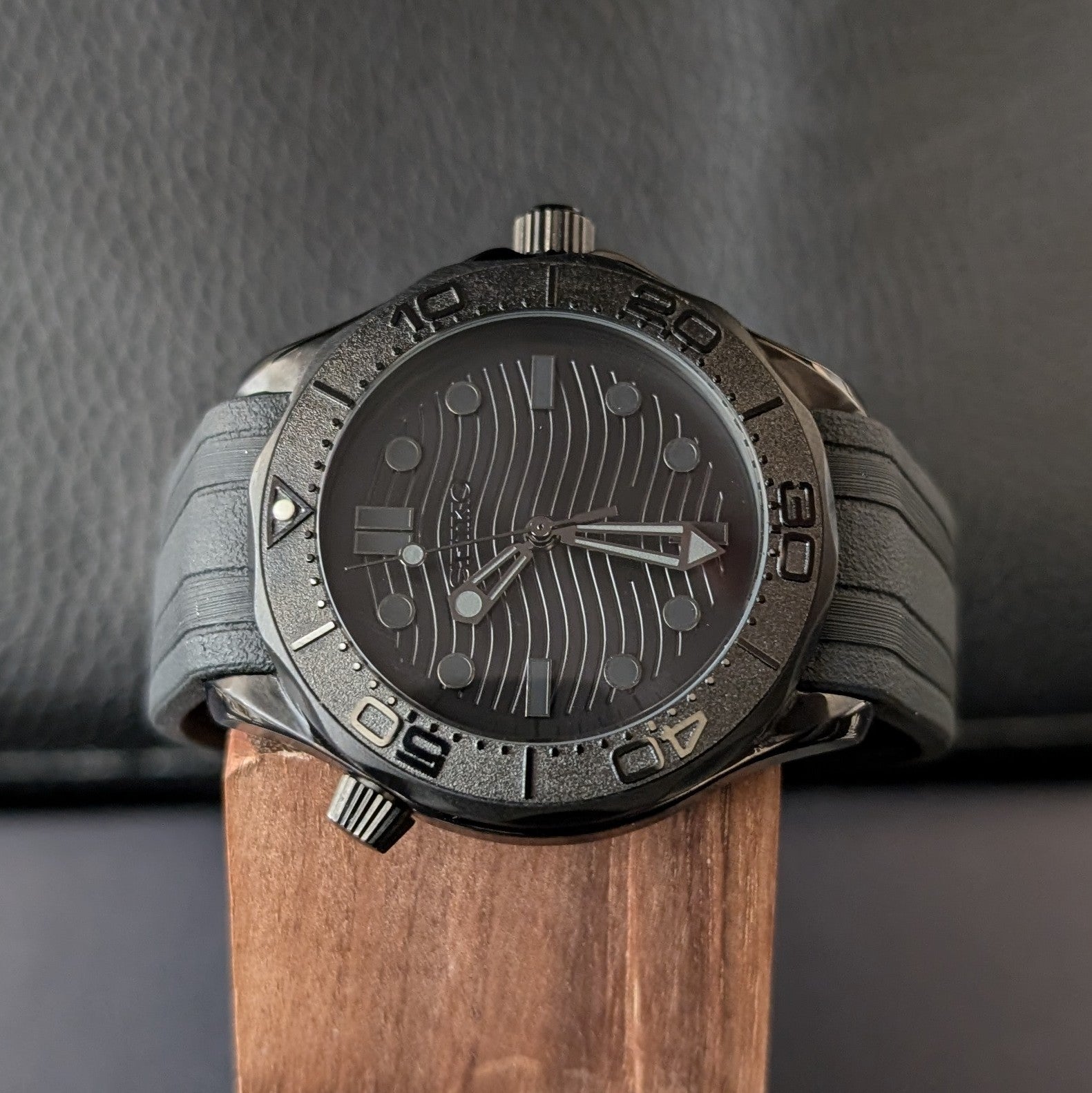 Seamaster 300 SMP StealthMaster Seiko Mod - PS Watch Mods