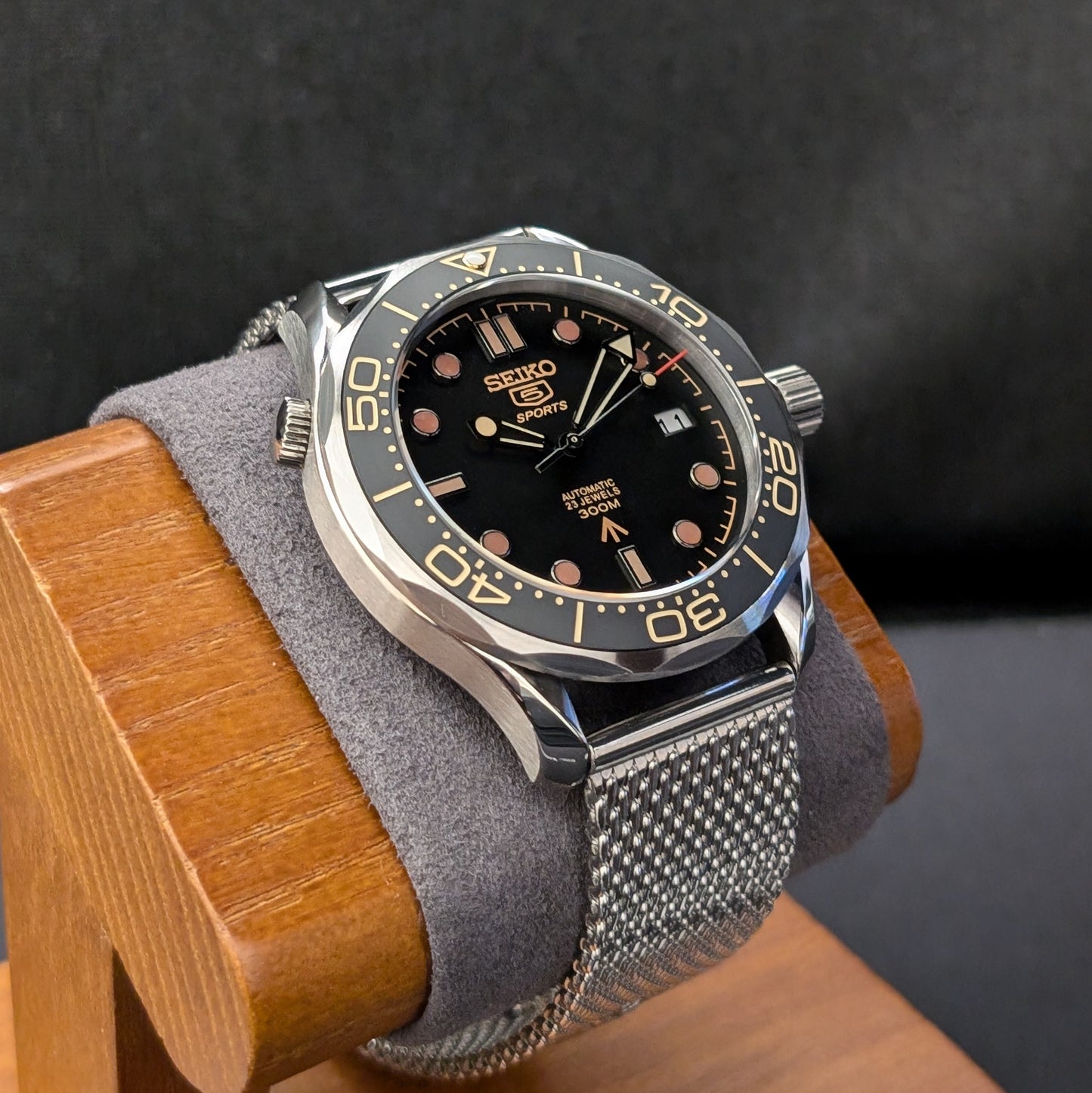Seamaster SMP300 James Bond Classic Homage - PS Watch Mods