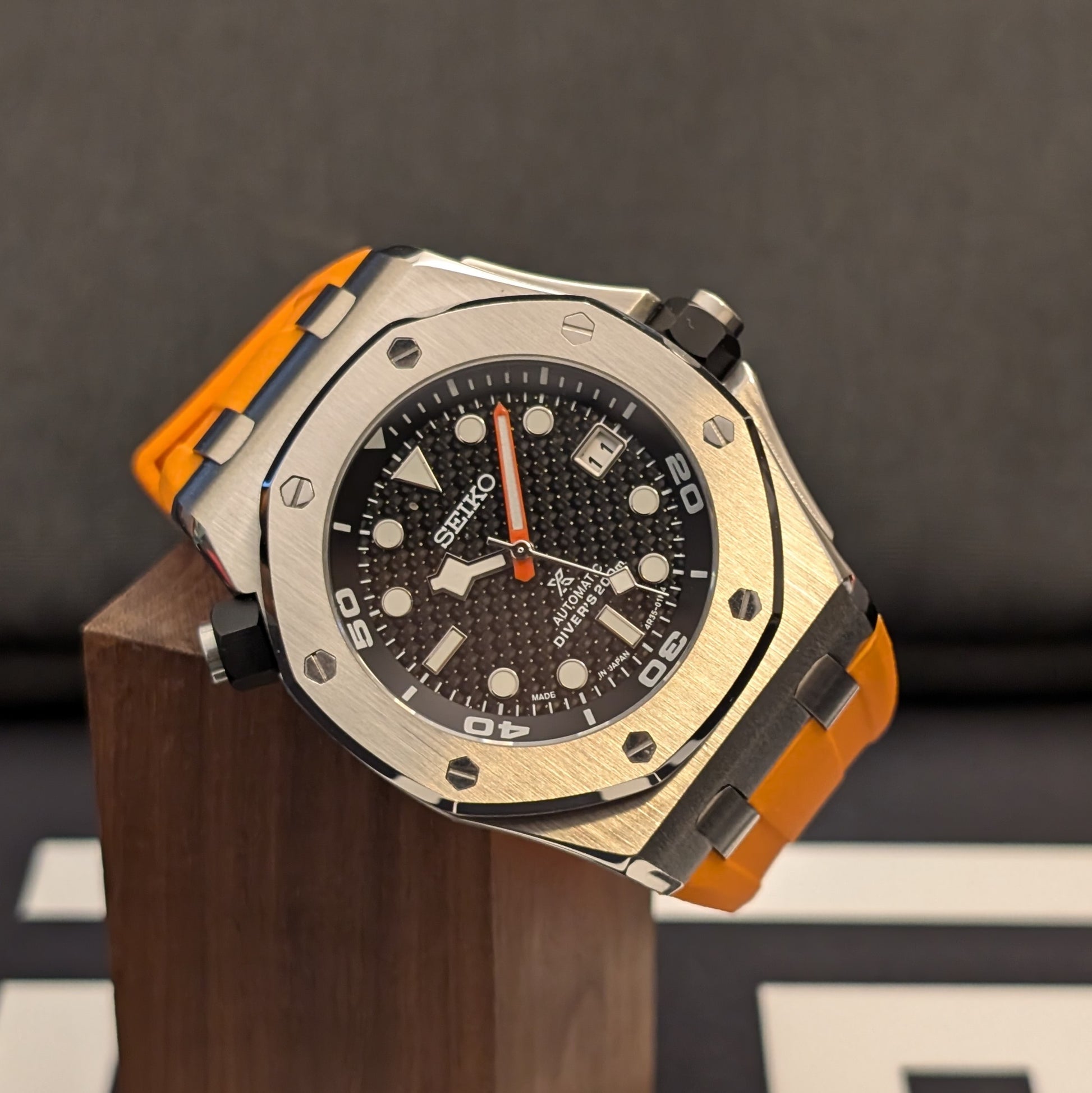 SeikOak Offshore Diver Sunburst orange Custom - PS Watch Mods