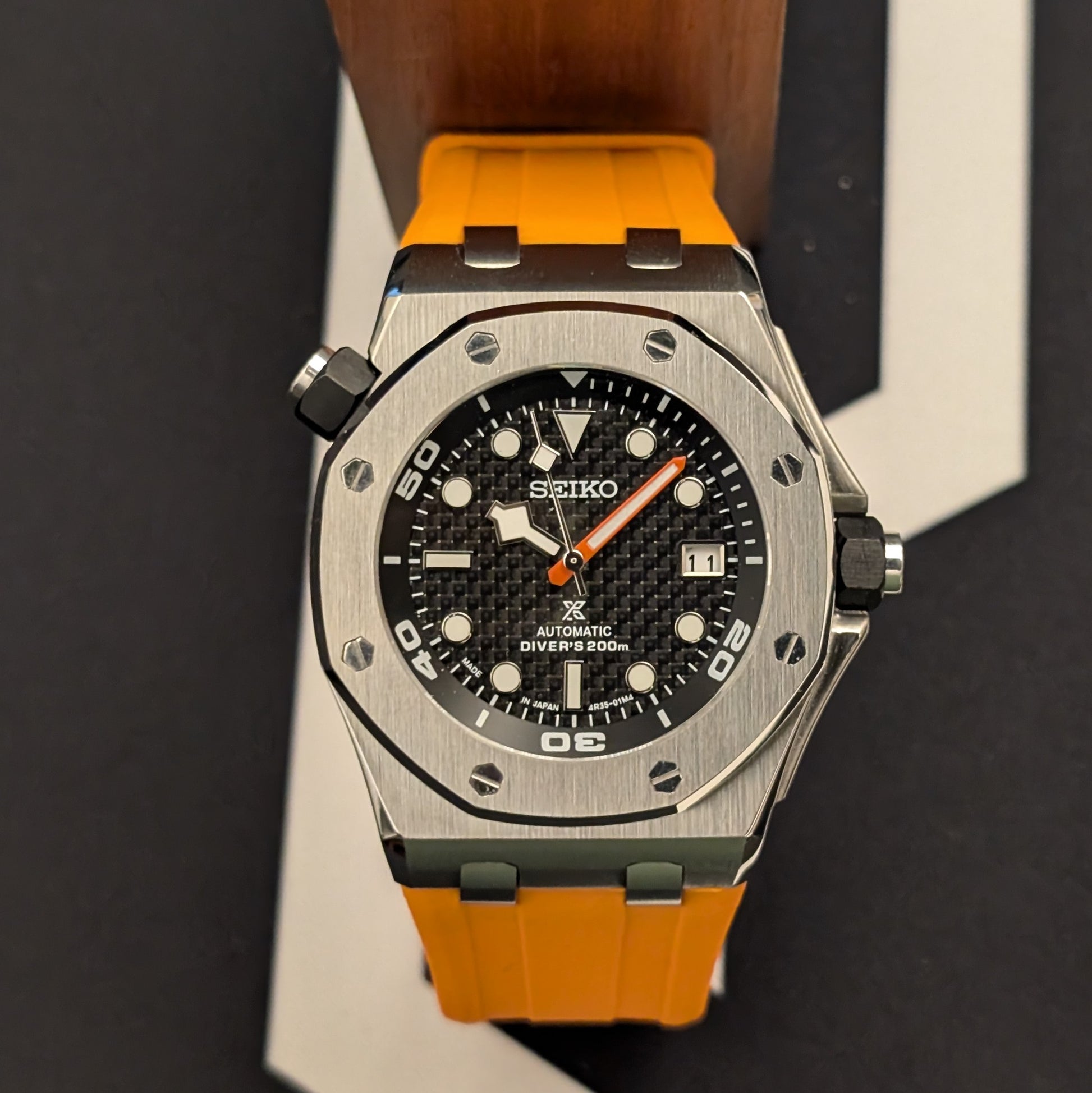 SeikOak Offshore Diver Sunburst orange Custom - PS Watch Mods