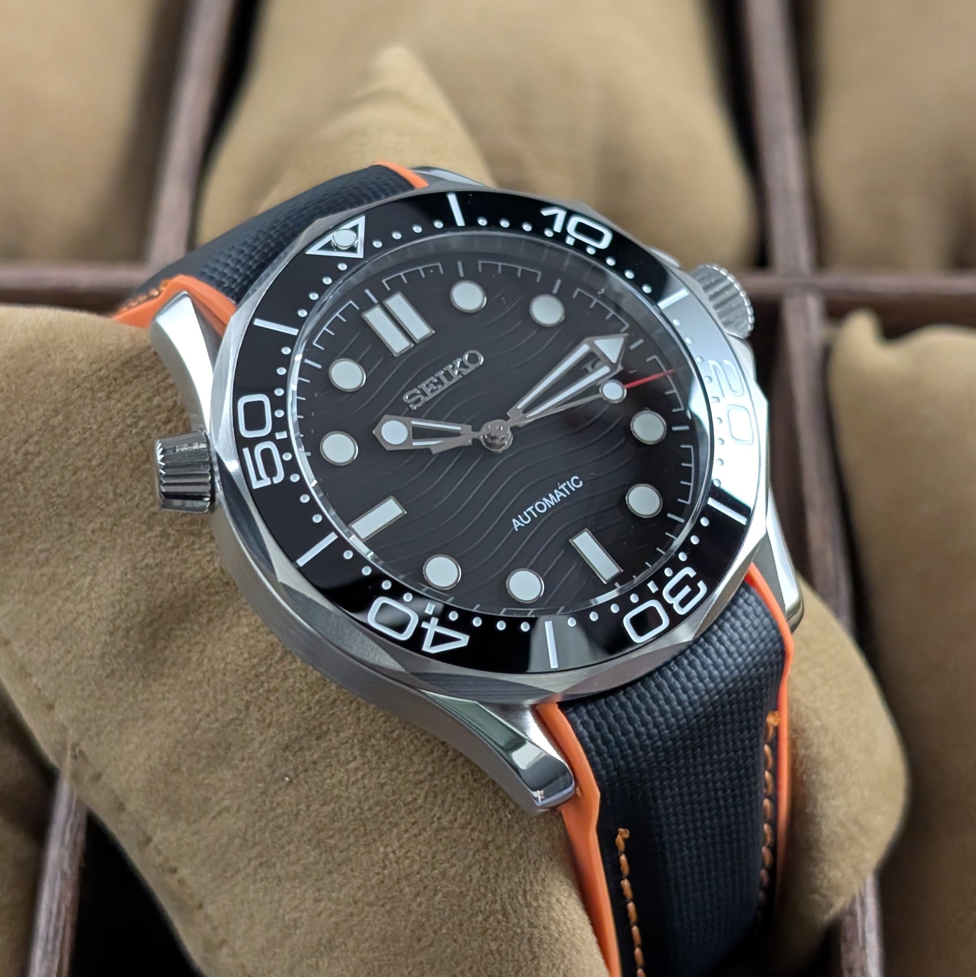 Seamaster 300 Seiko Mod James Bond 007 – PS Watch Mods