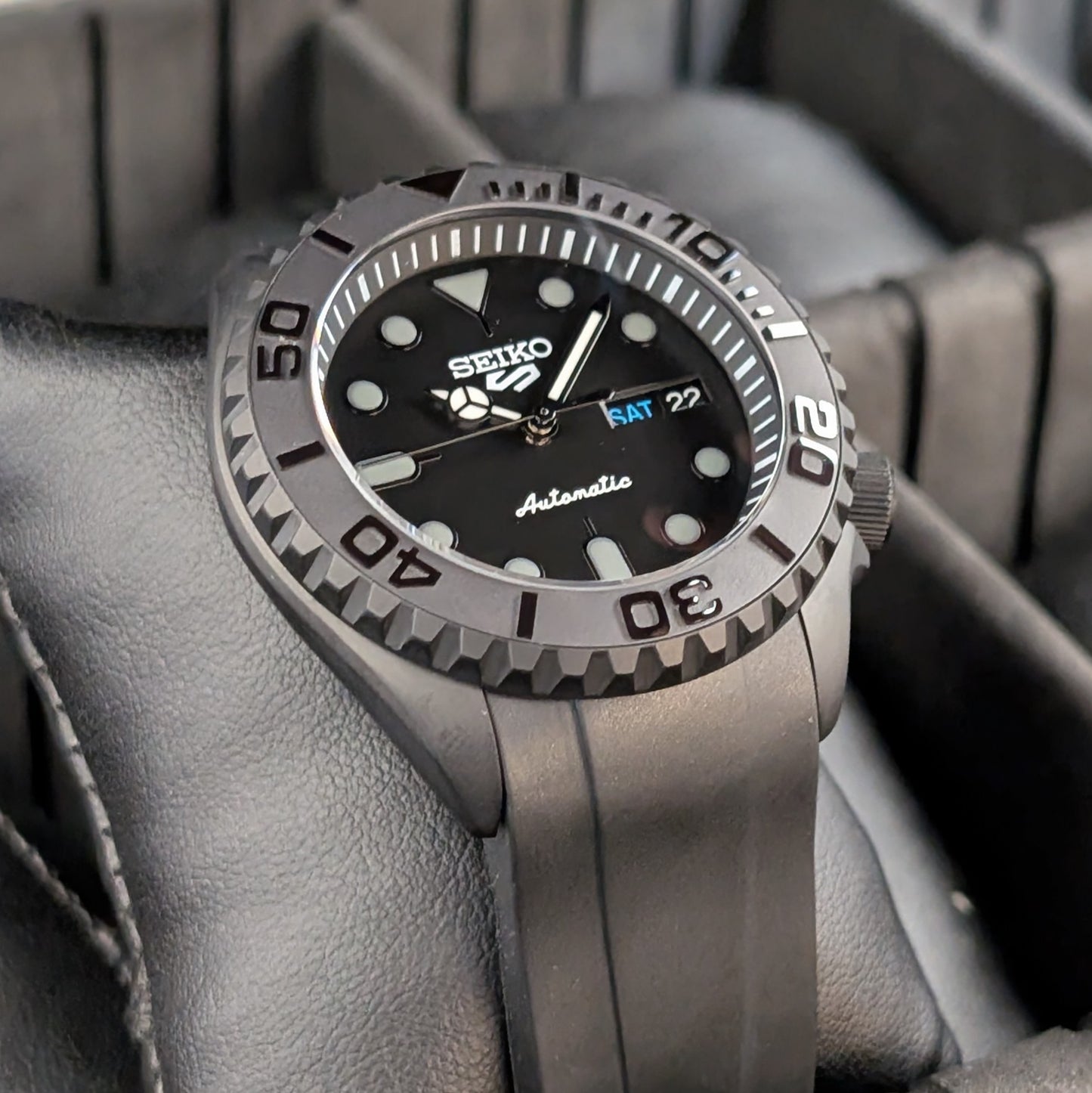 Stealth SKX Seiko Custom Mod