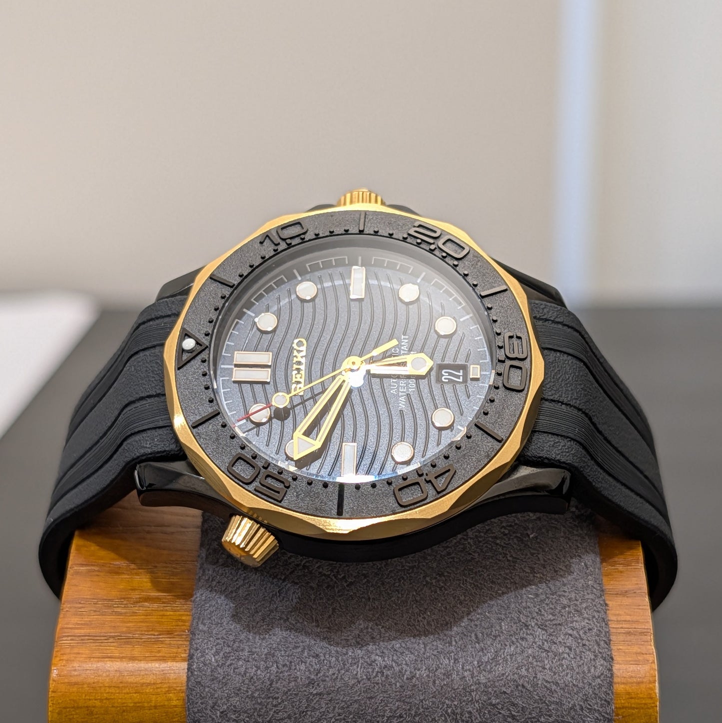 Seamaster 300 SMP Homage Black & Gold Two-Tone
