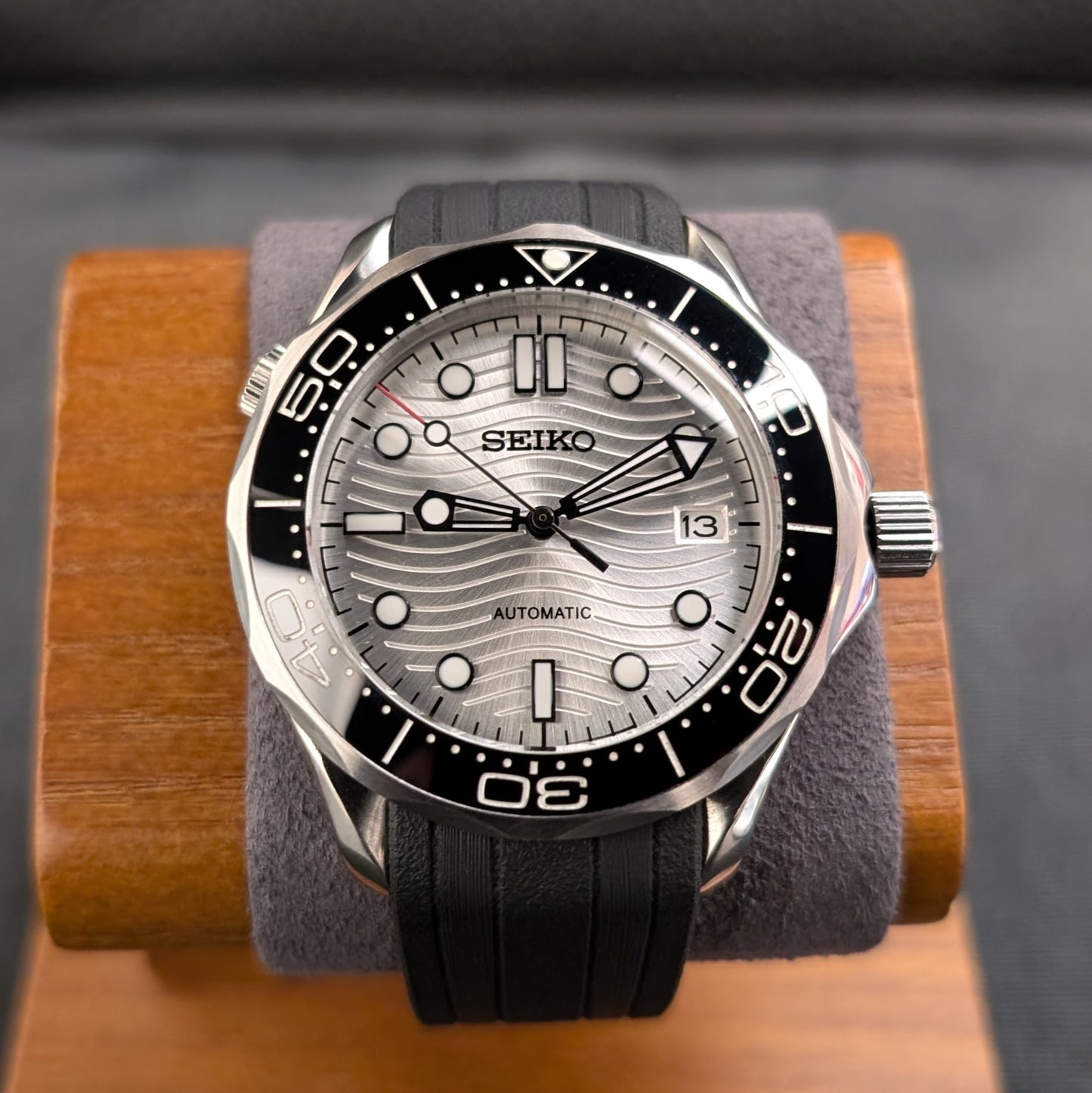 Seamaster 300 Seiko Mod James Bond Tribut weißes Zifferblatt