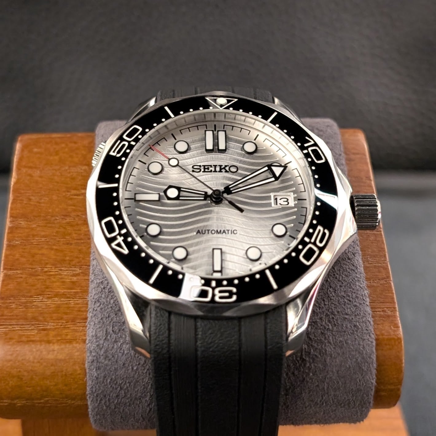 Seamaster 300 Seiko Mod James Bond Tribut weißes Zifferblatt