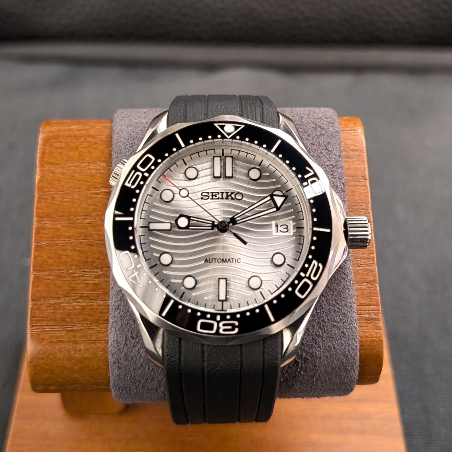 Seamaster 300 Seiko Mod James Bond Tribut weißes Zifferblatt