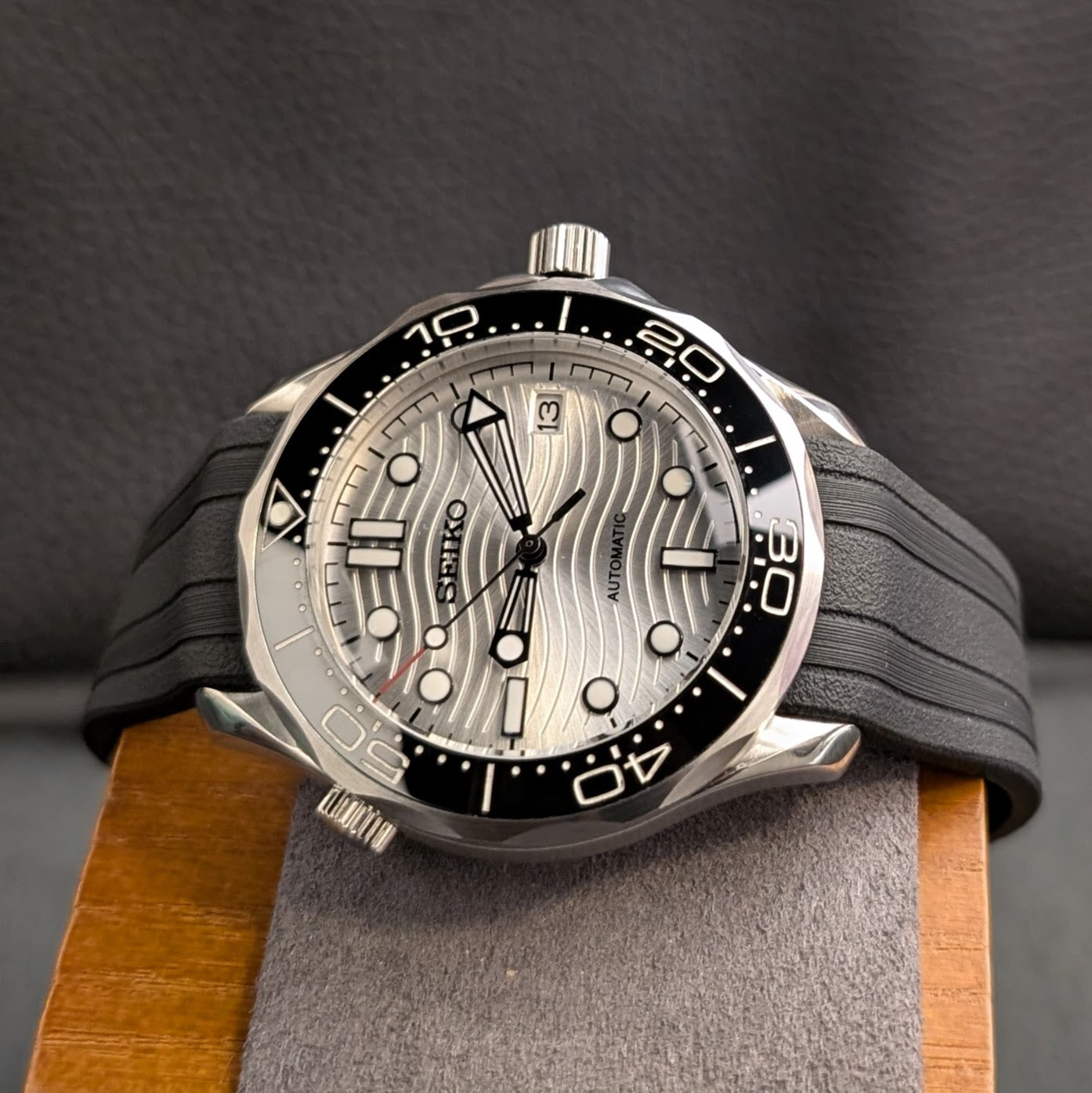 Seamaster 300 Seiko Mod James Bond Tribut weißes Zifferblatt