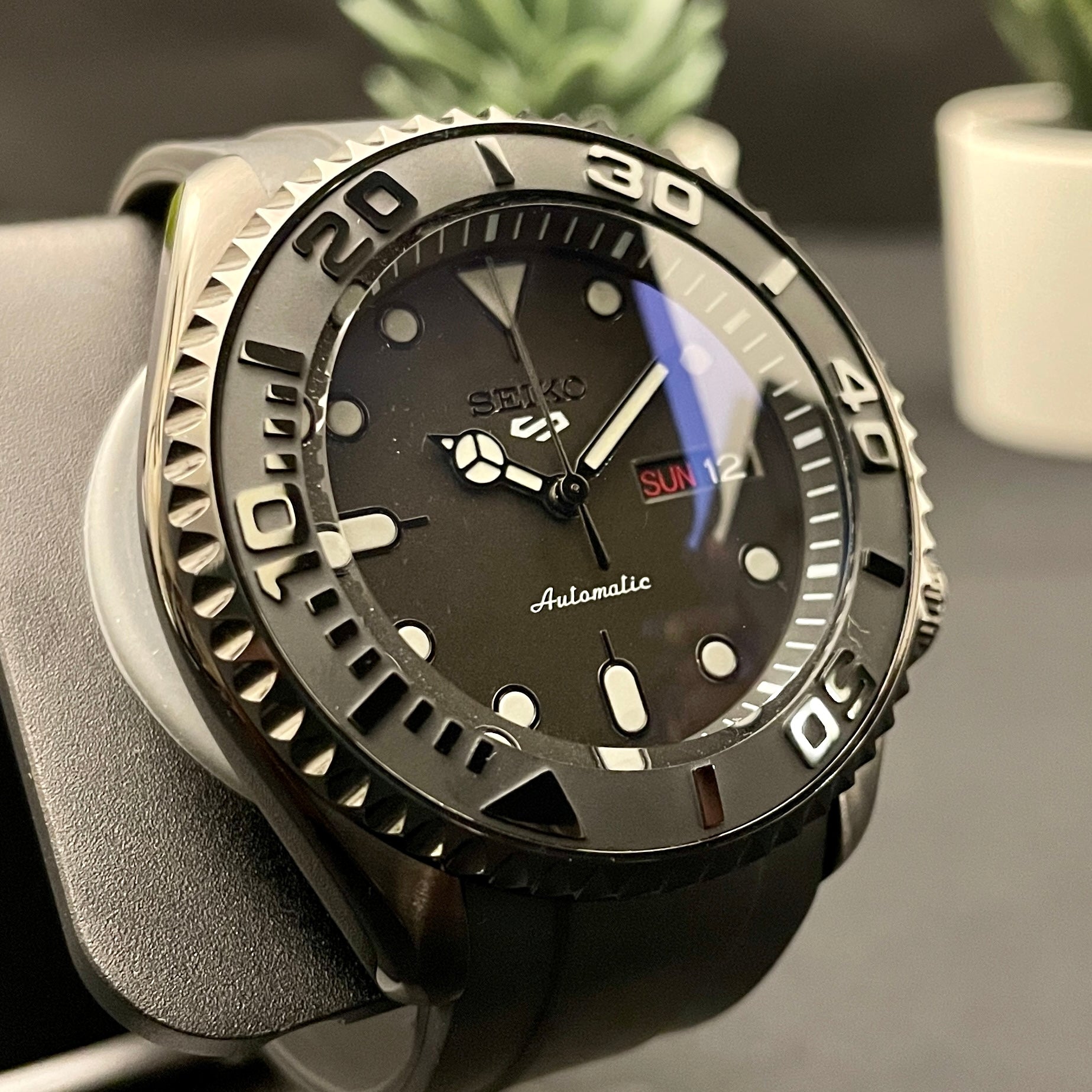 Stealth SKX Seiko Mod - PS Watch Mods
