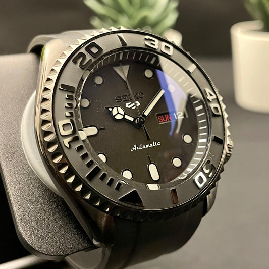 Stealth SKX Seiko Mod - PS Watch Mods