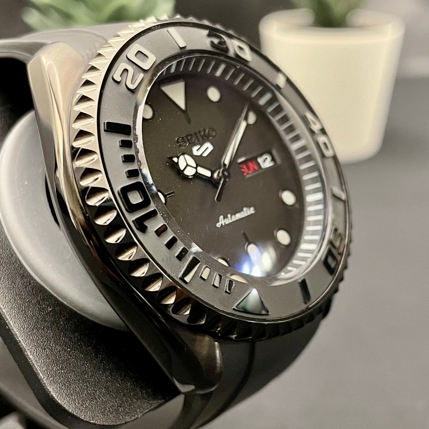 Stealth SKX Seiko Mod - PS Watch Mods