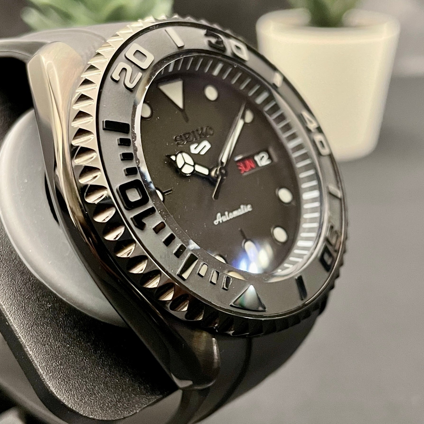 Stealth SKX Seiko Mod - PS Watch Mods