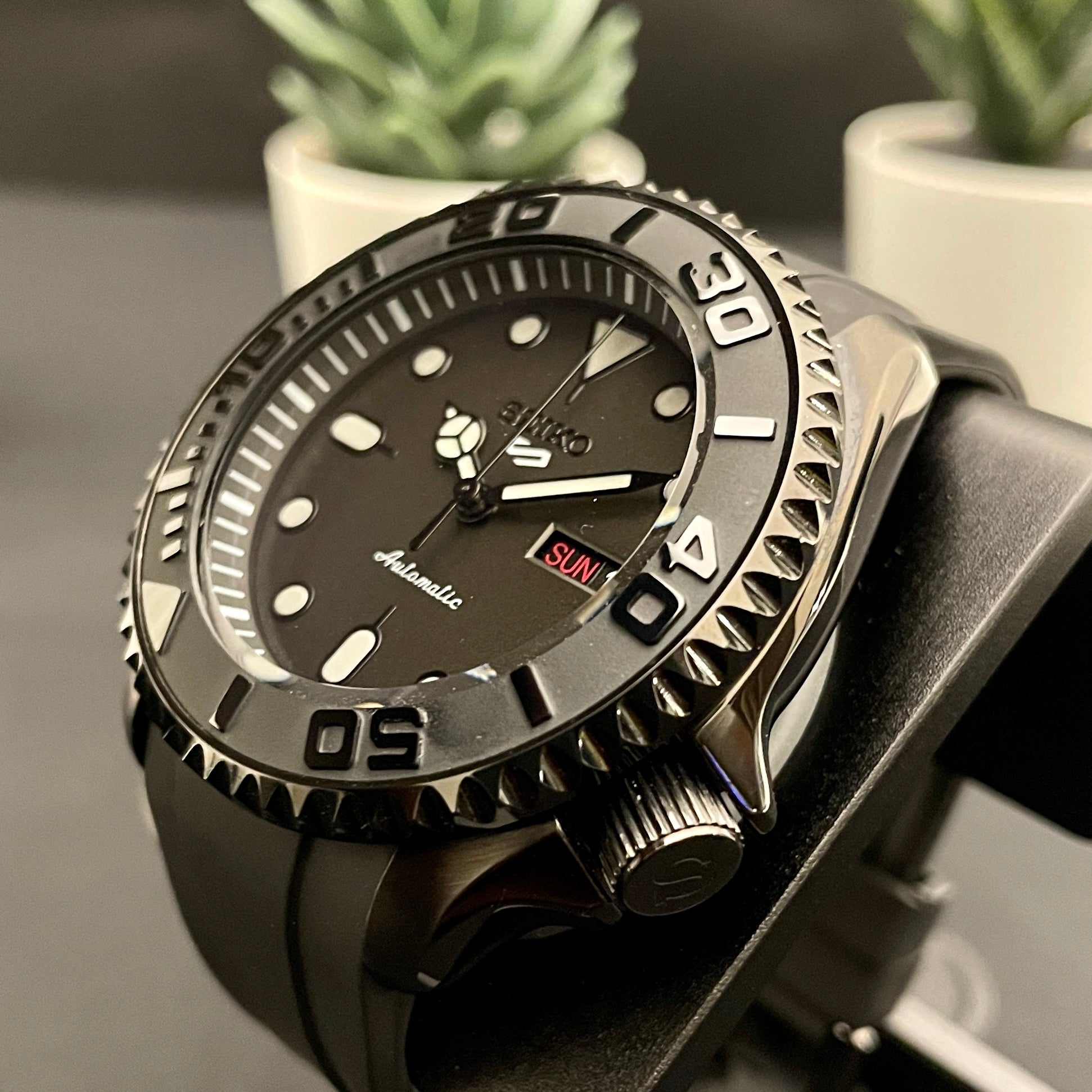 Stealth SKX Seiko Mod - PS Watch Mods