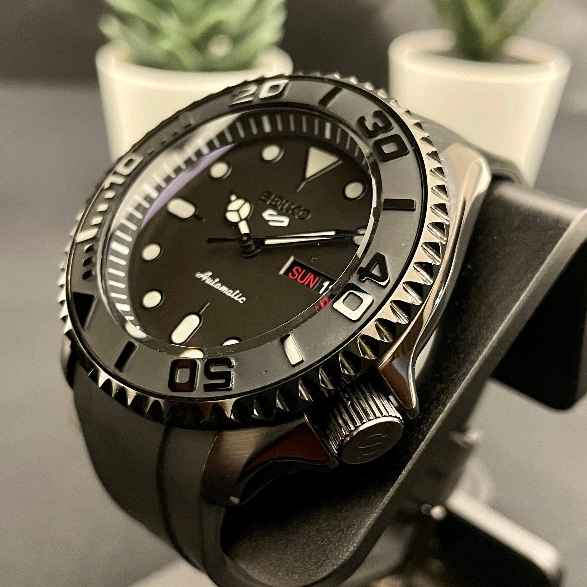 Stealth SKX Seiko Mod - PS Watch Mods