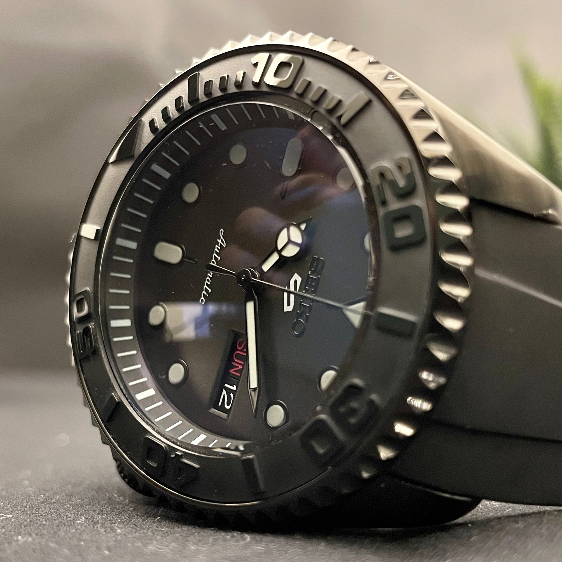 Stealth SKX Seiko Mod - PS Watch Mods